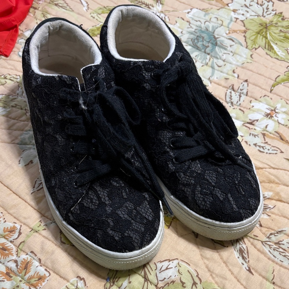 Isaac Mizrahi Black Lace Women's Sneakers